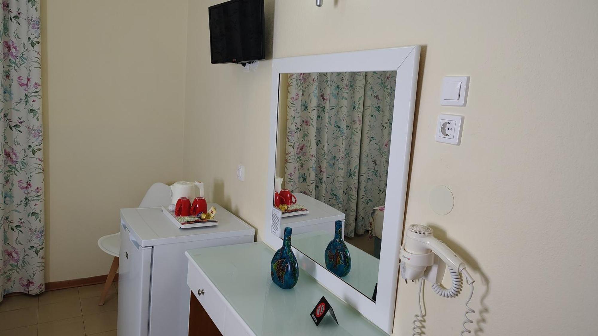 לימנאס Laios Hotel (Adults Only) מראה חיצוני תמונה